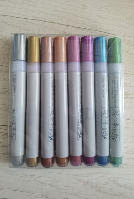 Eight-pack of Metallic Light-resistant Permanent Odorless Water-based Markers (21045)